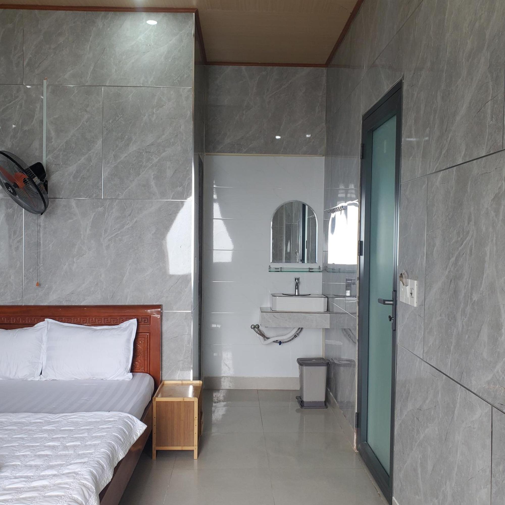 Tuan Thanh Homestay Tân Hiệ Eksteriør billede